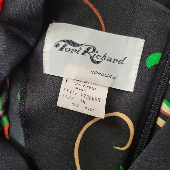 Vintage 1970s Tori Richard Honolulu Vibrant Black and Orange Patterned Dress - Picture 2 of 6